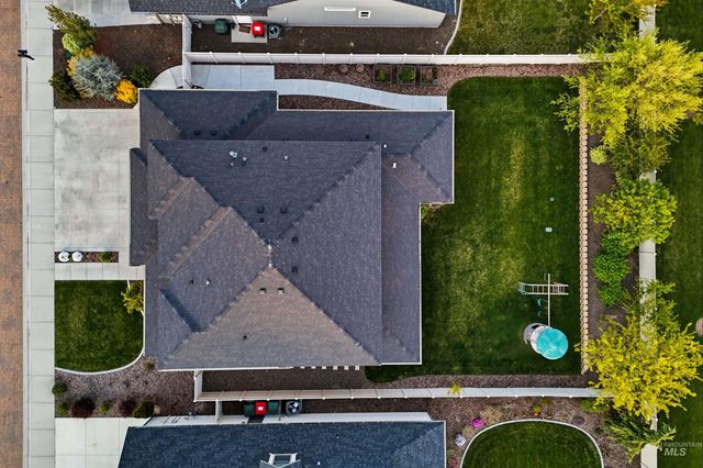 3915 W Riva Capri St, Meridian, ID 83646