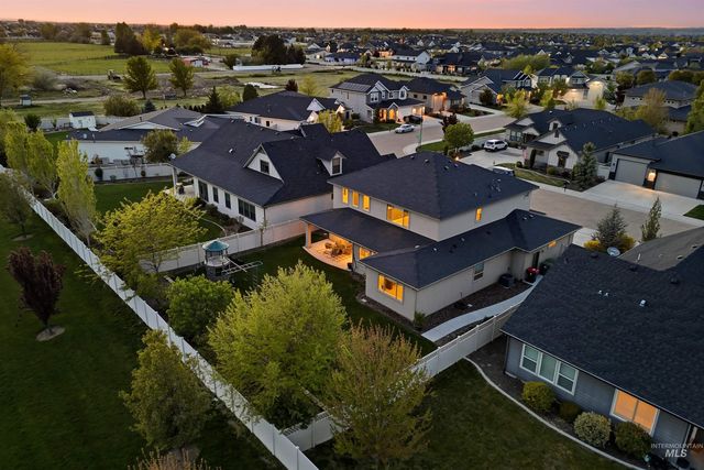 3915 W Riva Capri St, Meridian, ID 83646