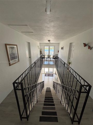 1040 Crystal Lake Dr 2, Deerfield Beach, FL 33064