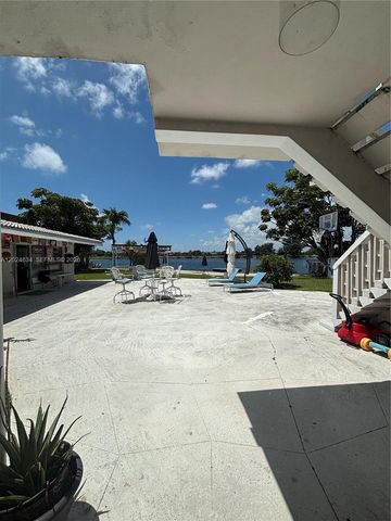 1040 Crystal Lake Dr 2, Deerfield Beach, FL 33064