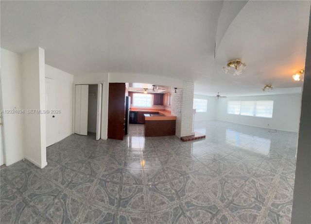 1040 Crystal Lake Dr 2, Deerfield Beach, FL 33064
