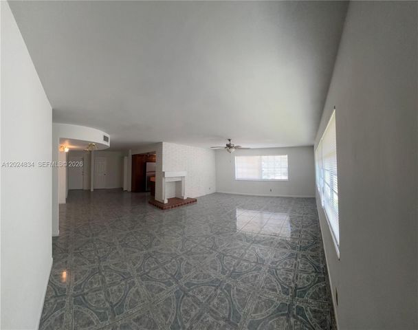 1040 Crystal Lake Dr 2, Deerfield Beach, FL 33064