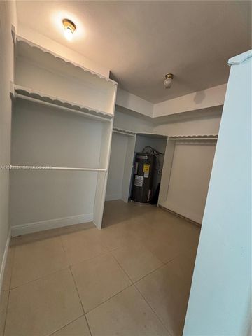1040 Crystal Lake Dr 2, Deerfield Beach, FL 33064
