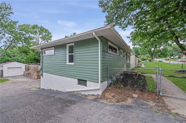 4504 Wood Avenue, Kansas City, KS 66102