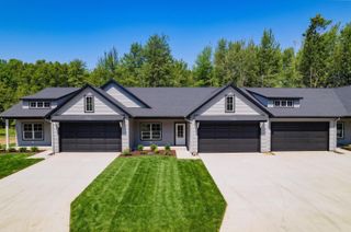 17426 Ridge Avenue, Ferrysburg, MI 49409