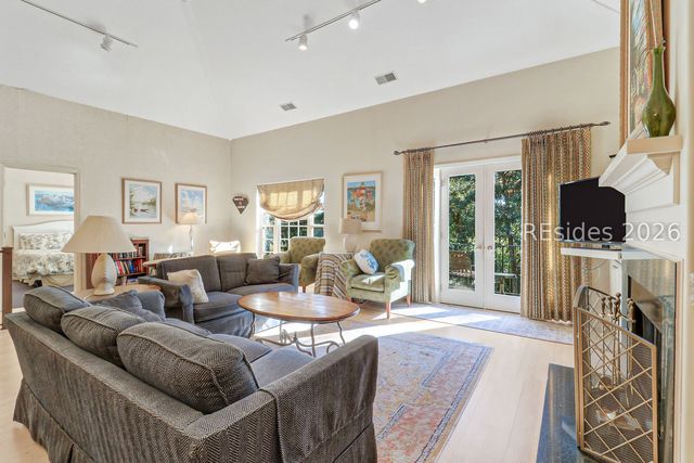 2 Canvasback Rd, Hilton Head Island, SC 29928