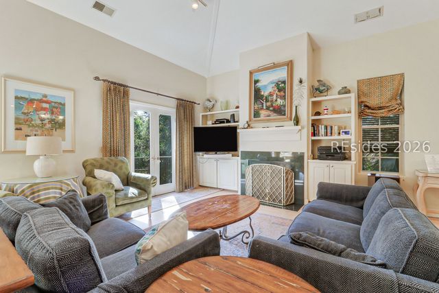 2 Canvasback Rd, Hilton Head Island, SC 29928