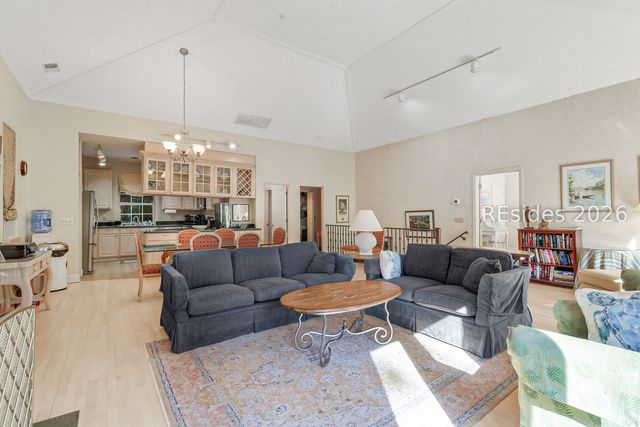 2 Canvasback Rd, Hilton Head Island, SC 29928