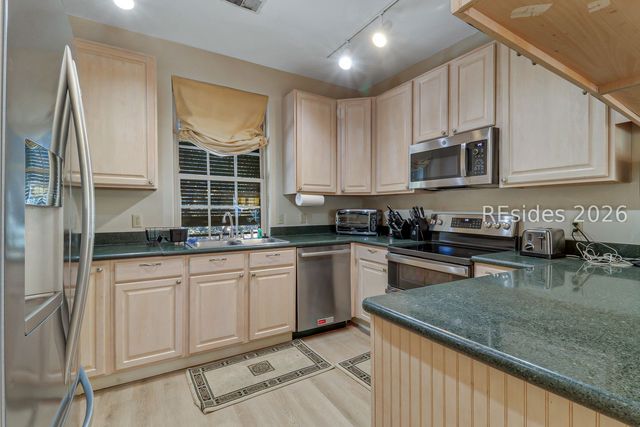 2 Canvasback Rd, Hilton Head Island, SC 29928