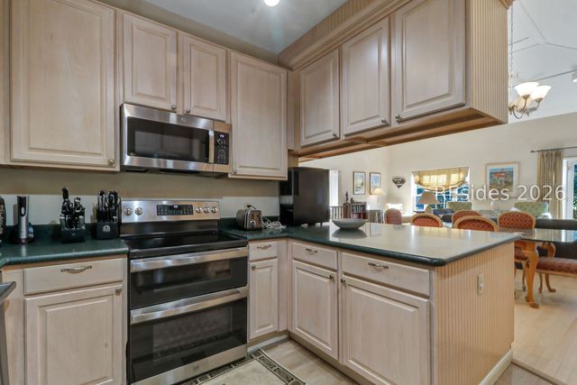 2 Canvasback Rd, Hilton Head Island, SC 29928