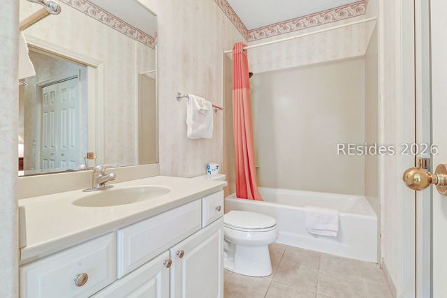 2 Canvasback Rd, Hilton Head Island, SC 29928