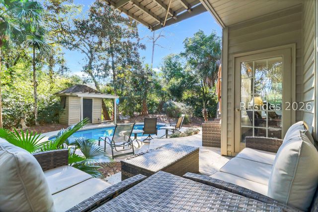 2 Canvasback Rd, Hilton Head Island, SC 29928