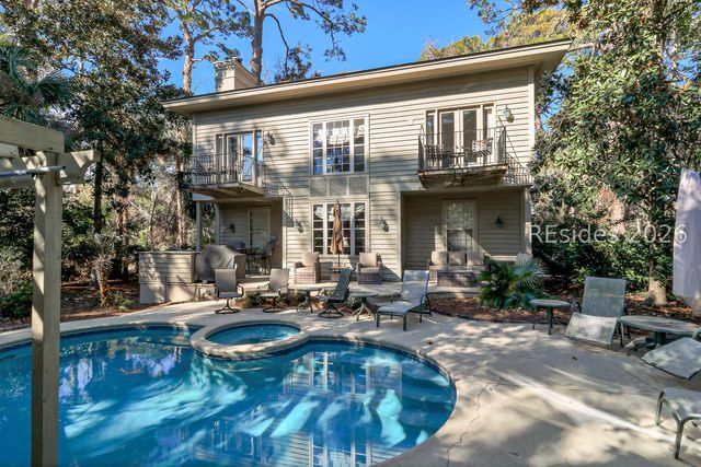 2 Canvasback Rd, Hilton Head Island, SC 29928