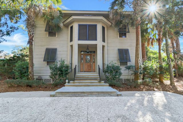 2 Canvasback Rd, Hilton Head Island, SC 29928