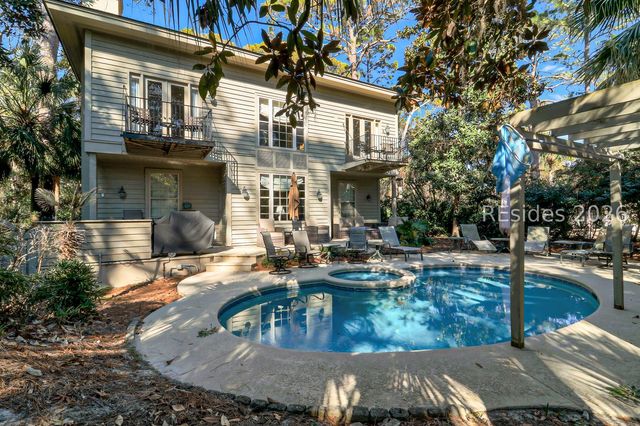 2 Canvasback Rd, Hilton Head Island, SC 29928