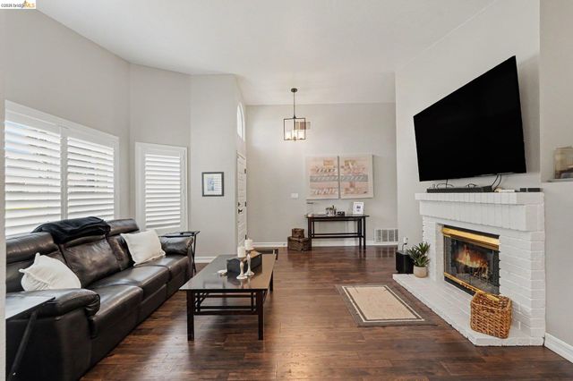 4145 Sequoia Dr, Oakley, CA 94561
