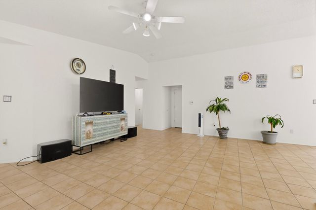 531 Manistee Street SE, Albuquerque, NM 87123
