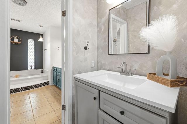 609 Green Valley Drive, Abilene, TX 79601