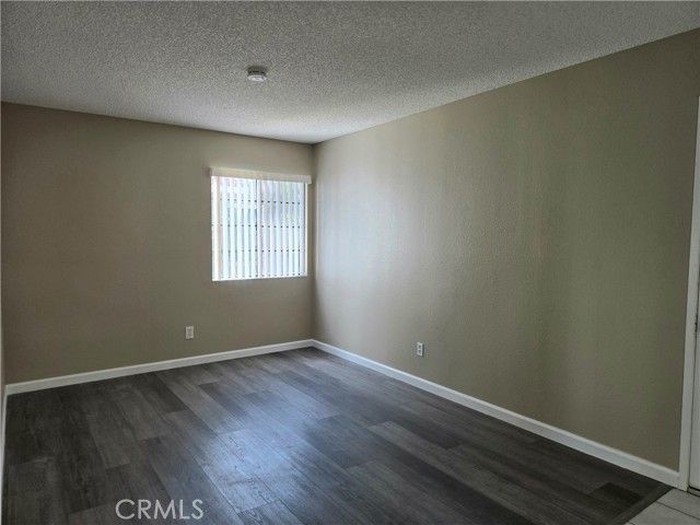 1711 Glenview Drive, Perris, CA 92571