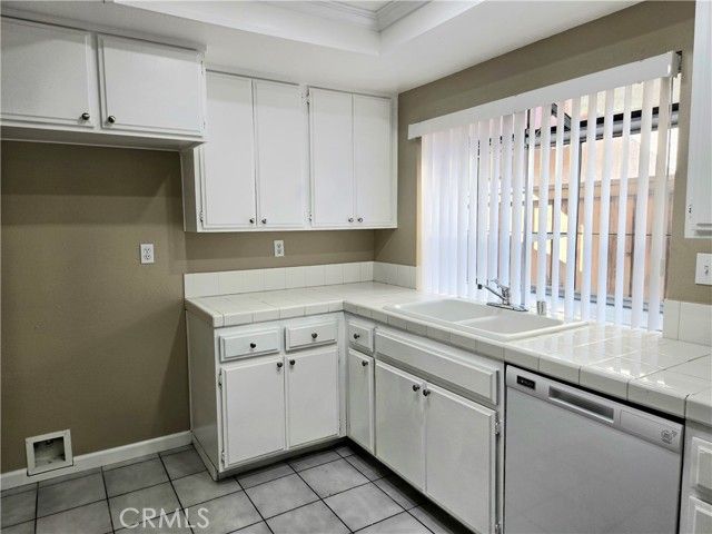 1711 Glenview Drive, Perris, CA 92571