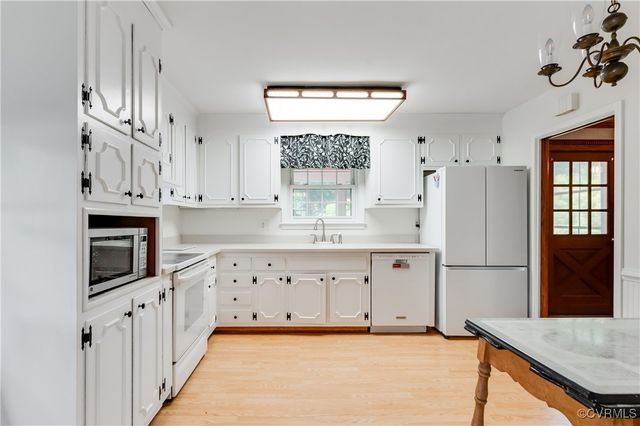 10313 Collinwood Dr, Henrico, VA 23238