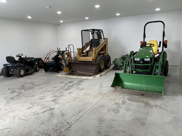 9207 Middle ROAD, Manitowoc, WI 54220