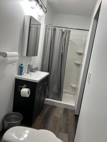 9207 Middle ROAD, Manitowoc, WI 54220