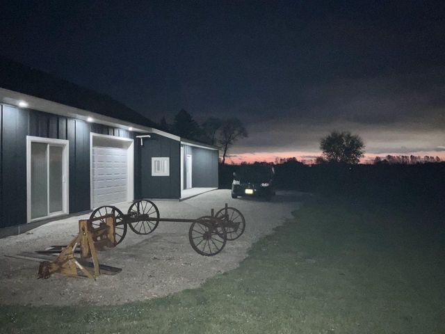 9207 Middle ROAD, Manitowoc, WI 54220