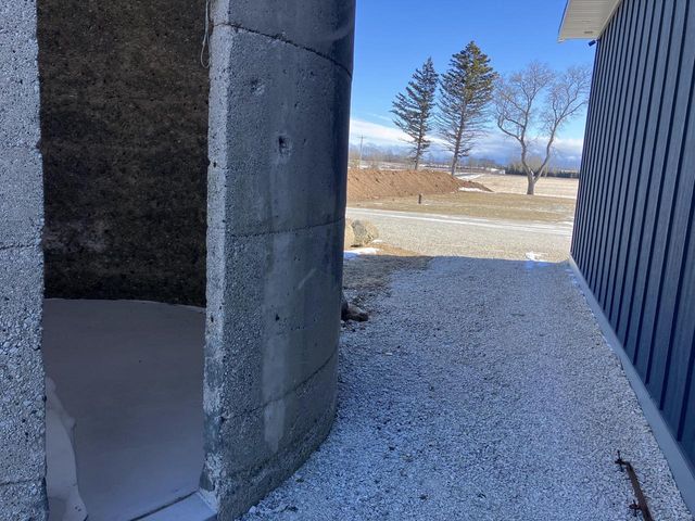 9207 Middle ROAD, Manitowoc, WI 54220