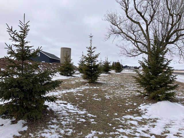 9207 Middle ROAD, Manitowoc, WI 54220