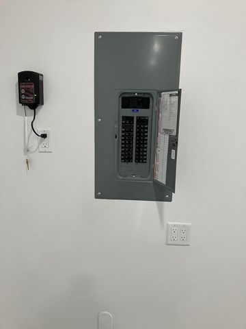 9207 Middle ROAD, Manitowoc, WI 54220