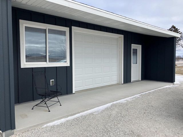 9207 Middle ROAD, Manitowoc, WI 54220