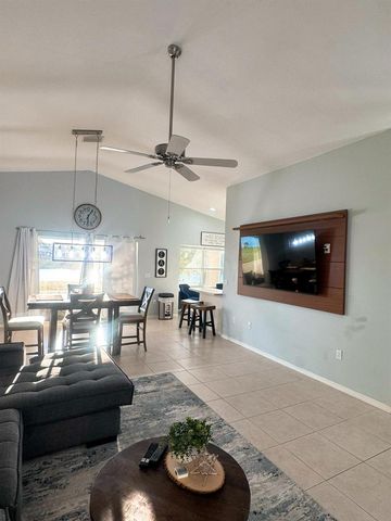 532 SW Indian Key Drive, Port St. Lucie, FL 34986