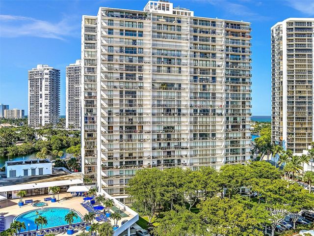 3731 N Country Club Dr PH-24, Aventura, FL 33180