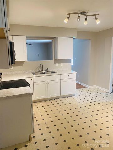 4544 Valeview Lane, Charlotte, NC 28269