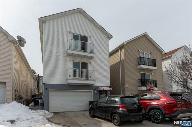 260 Custer Avenue 2, Jersey City, NJ 07305