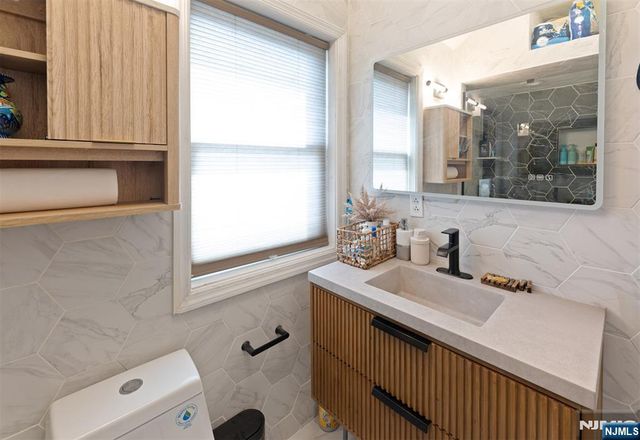 260 Custer Avenue 2, Jersey City, NJ 07305