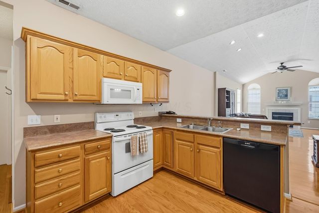 3697 Stoneway Point, Powell, OH 43065