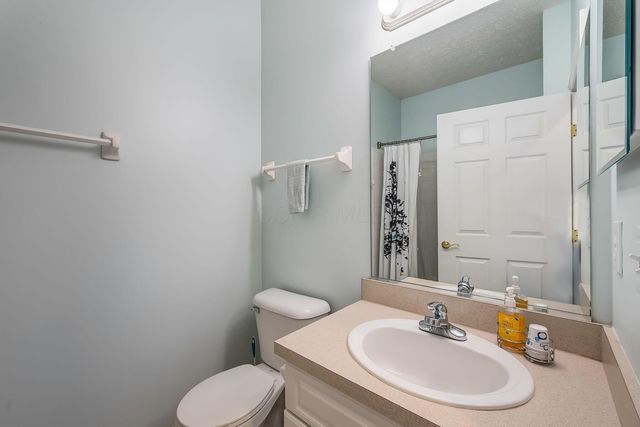 3697 Stoneway Point, Powell, OH 43065