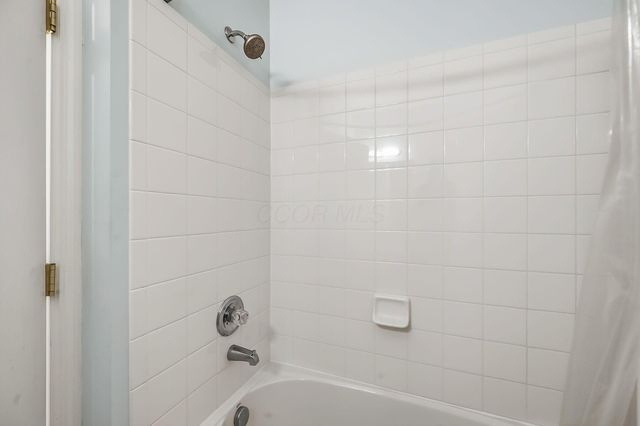 3697 Stoneway Point, Powell, OH 43065