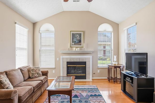 3697 Stoneway Point, Powell, OH 43065