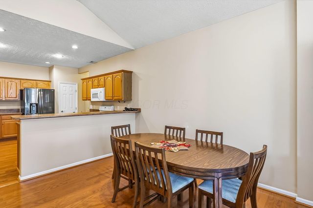 3697 Stoneway Point, Powell, OH 43065