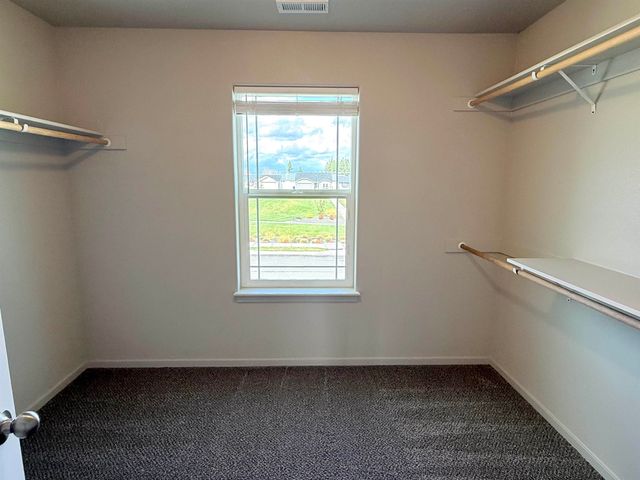 1734 E C St, Deer Park, WA 99006