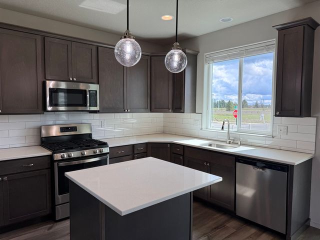 1734 E C St, Deer Park, WA 99006