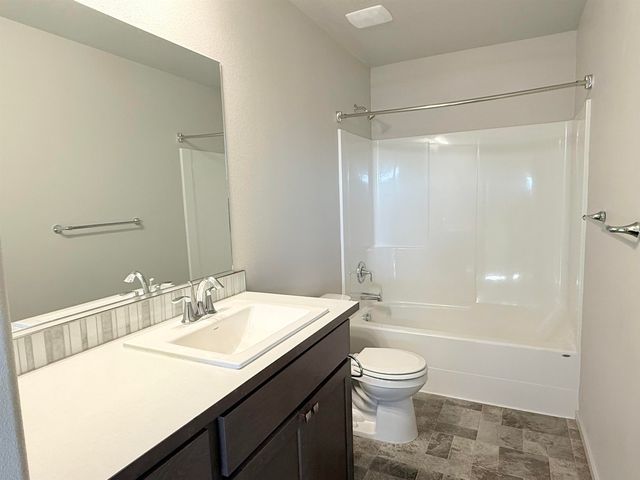 1734 E C St, Deer Park, WA 99006