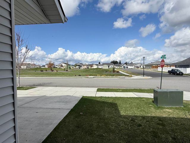 1734 E C St, Deer Park, WA 99006