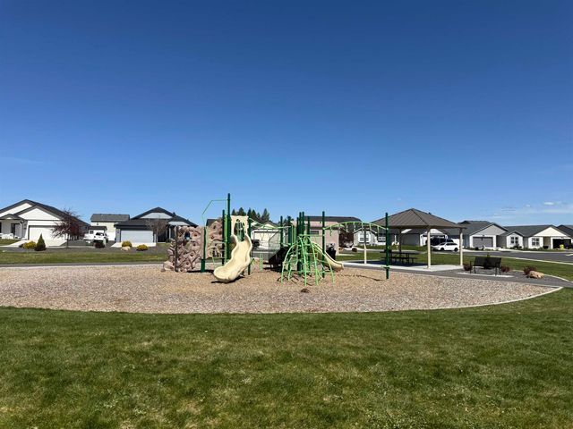 1734 E C St, Deer Park, WA 99006