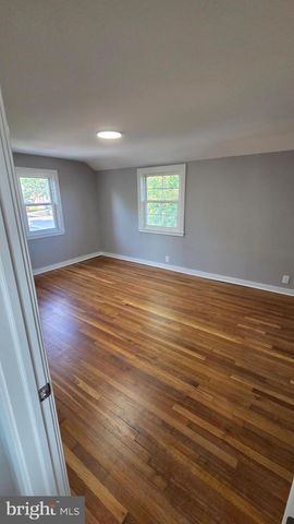 146 RODNEY DR, New Castle, DE 19720