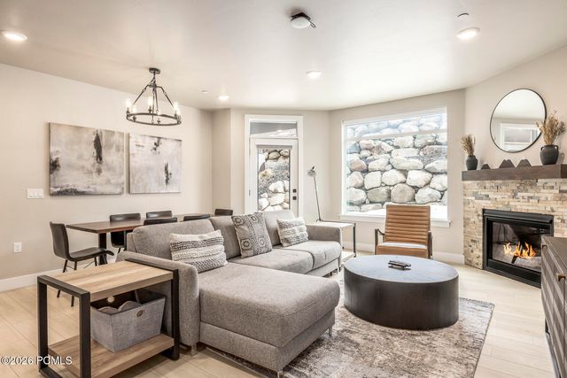 909 W Peace Tree Trail 206, Heber City, UT 84032