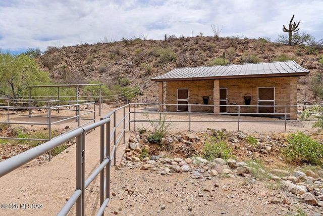 38156 S Santa Monica Trail, Tucson, AZ 85739